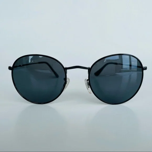 Sunglasses - Picture 2 of 3